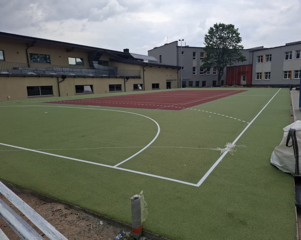 Nabiera tempa budowa kompleksu boisk sportowych w Nowej Karczmie