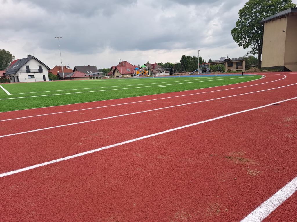 Nabiera tempa budowa kompleksu boisk sportowych w Nowej Karczmie