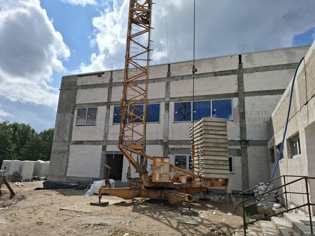 Nabiera tempa budowa pełnowymiarowej hali sportowej w Łubianie, w gminie Kościerzyna